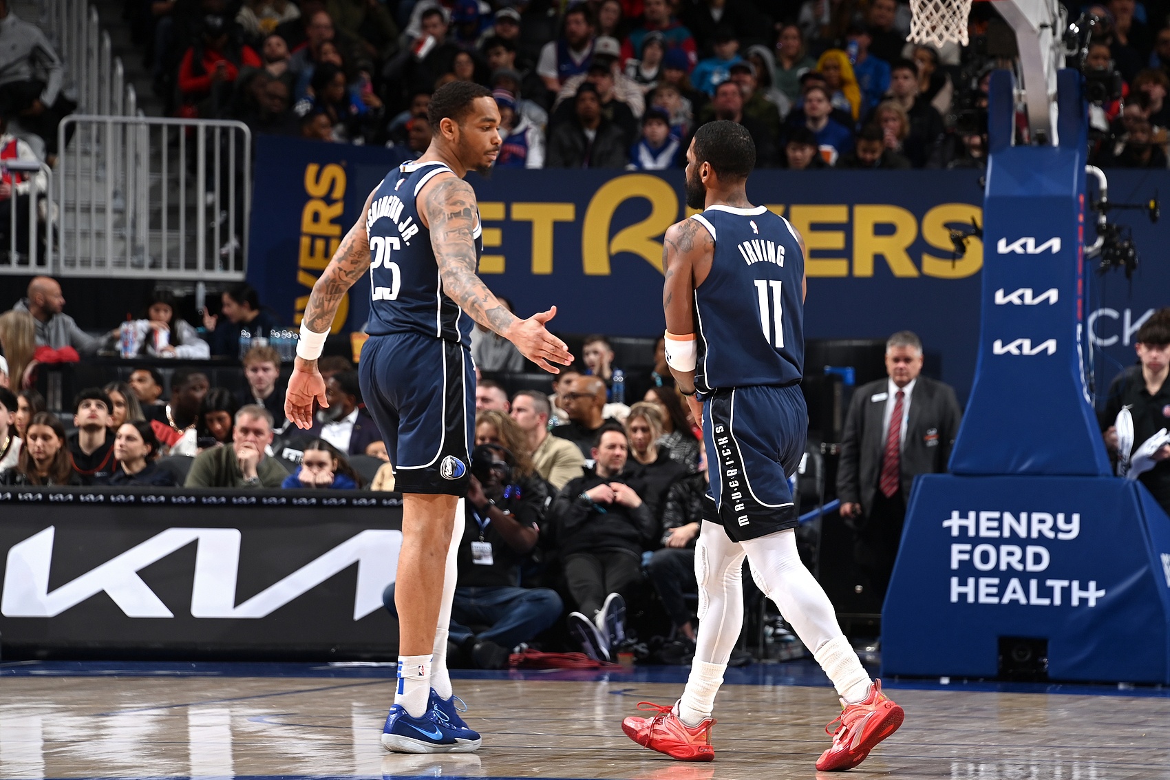 九游娱乐-NBA彩经：火箭难胜独行侠 步行者力克湖人 勇士擒公牛 掘金胜太阳