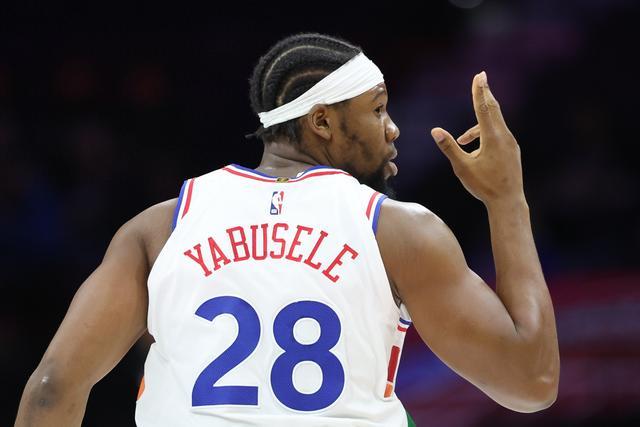 j9-亚布塞莱：76人给了我一份很低的报价 让我觉得他们不想留下我