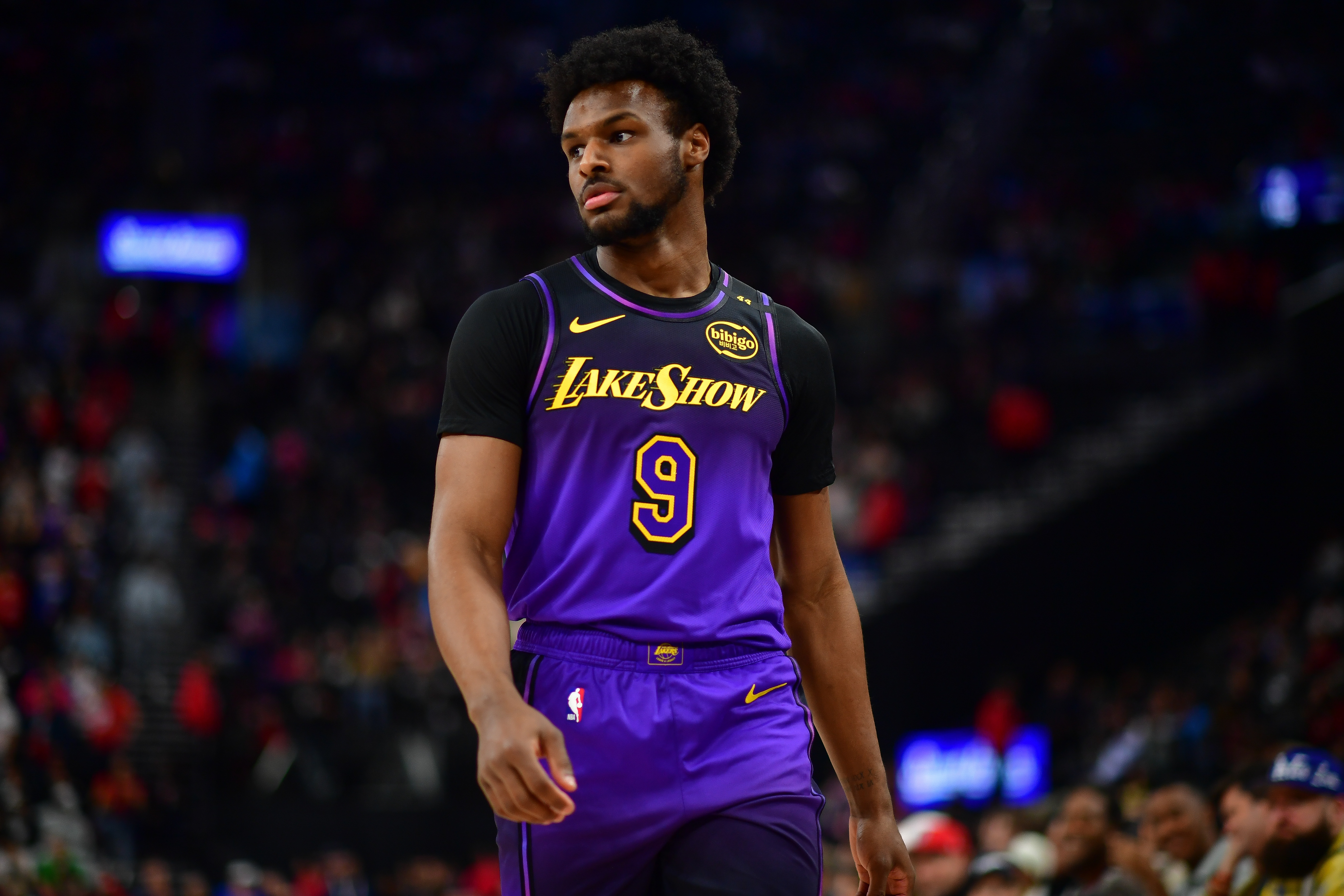 皮尔斯：布朗尼需要好好防守 他要像贝弗利那样改变心态